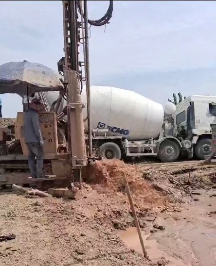 京山岩石井施工